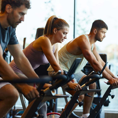 Indoor Cycling: Variationen, Vorteile und Tipps