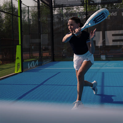 Trendsportart Padel-Tennis: Interview mit Profi-Spielerin Dana Ackermann