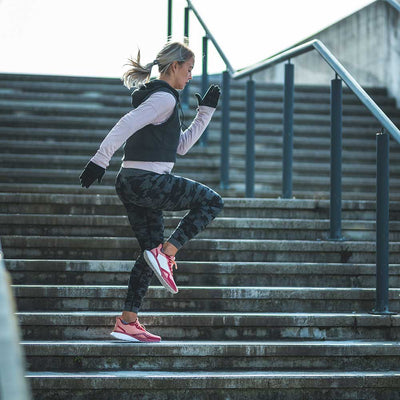 Warm-up mit Dextro Energy*: Aufwärmübungen für deinen Sport im Winter